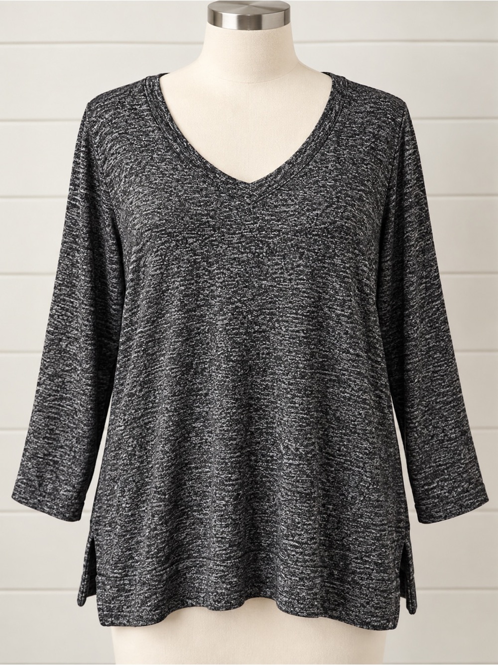 Women’s V-Neck Long Sleeve Top - Charcoal Gray